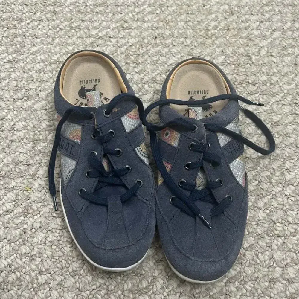 Warmbat slip on sneakers shoes size 5.5 blue